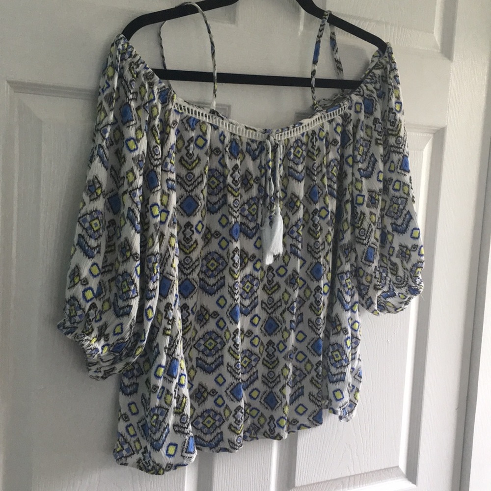 Esley Tassel Off The Shoulder Blouse - Picture 2 of 3